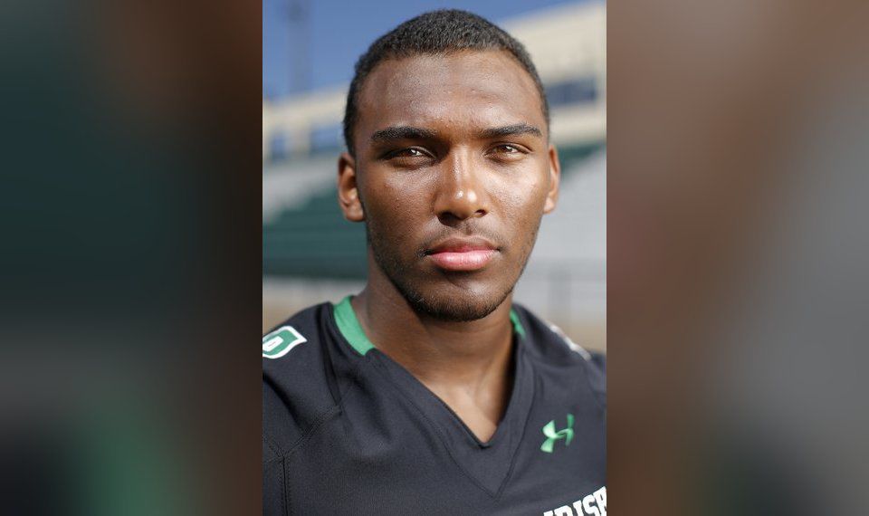 Bishop McGuinness (Oklahoma City) outside linebacker Brynden Walker